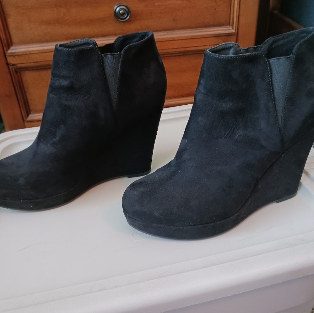 Black Boots